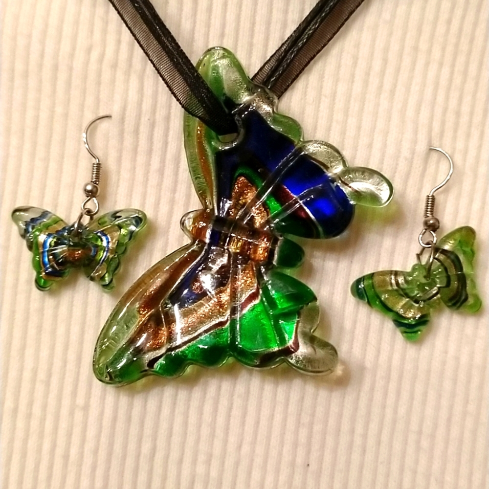 Green Glass Butterfly Pendant Necklace and Earring Set